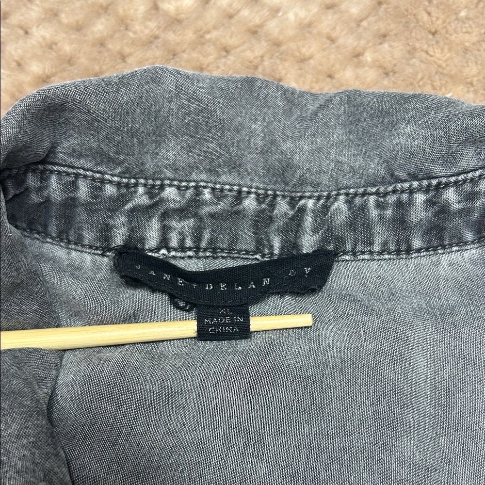 Jane and Delancey Gray Button-Up Shirt Size XL - Picture 5 of 7